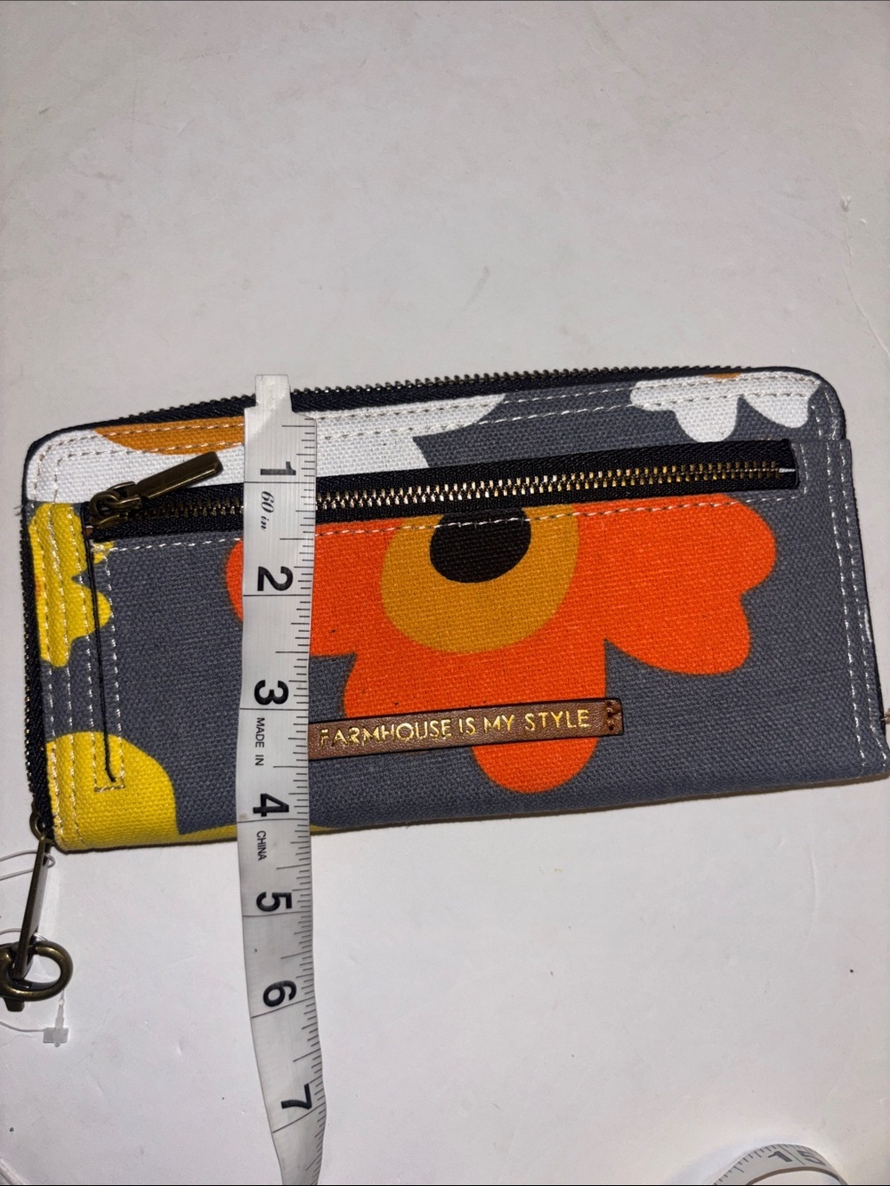 FARM HOUSE IS MY STYLE MULTICOLORED CANVAS FLORAL DESIGN
FULL ZIP CLOSURE WALLET - Picture 13 of 14